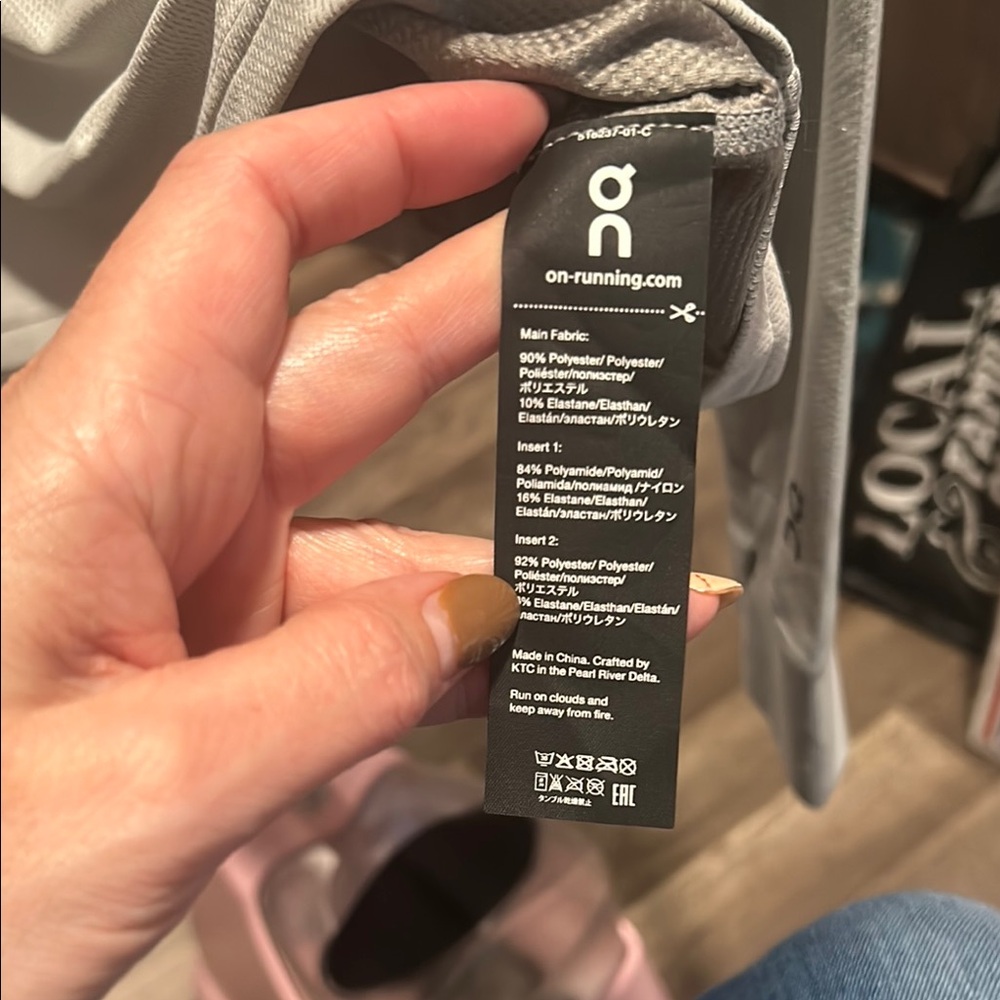 On Running Light Gray Zip-Up Jacket - Picture 15 of 15